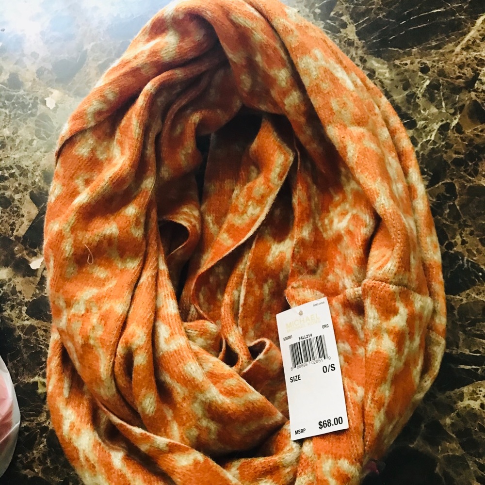 Micheal Kors scarf